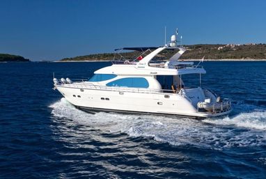 Exclusive Luxury Yacht Charter with Optional Jetski Rental image 2