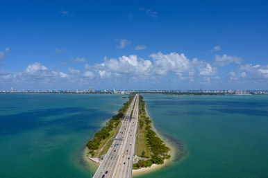 Helicopter Tour around Everglades, Hard Rock Guitar & all Beaches image 2