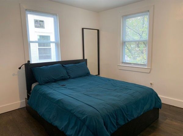 Polk Street Suites: Cozy Rowhouse Retreat image 9