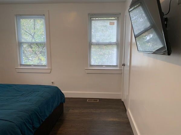 Polk Street Suites: Cozy Rowhouse Retreat image 10