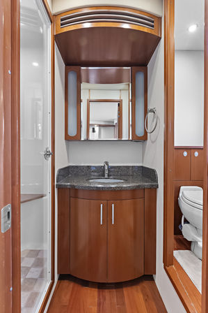 Last Cruise Before 'I Do': 60' Sea Ray Private Yacht Charter image 7