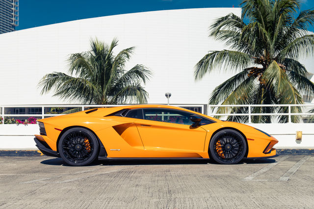 Lamborghini Aventador S Fast Car Cruising Experience in Miami image 2