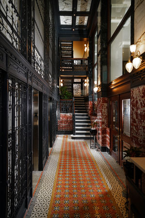Staypineapple: Iconic Boutique Hotel in The Loop image 5