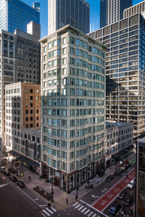 Staypineapple: Iconic Boutique Hotel in The Loop image 6