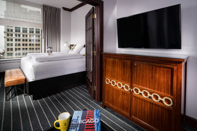 Staypineapple: Iconic Boutique Hotel in The Loop image 20