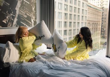 Staypineapple: Iconic Boutique Hotel in The Loop image 1