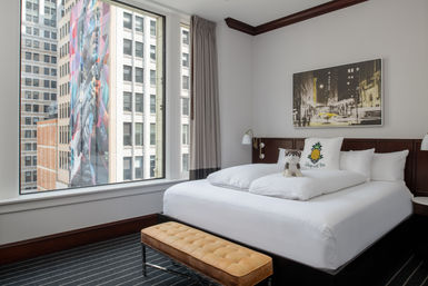 Staypineapple: Iconic Boutique Hotel in The Loop image 11