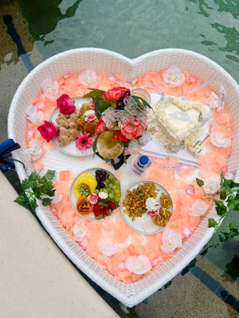 Dining on the Water: Floating Breakfast, Lunch, or Dinner Experience image 22