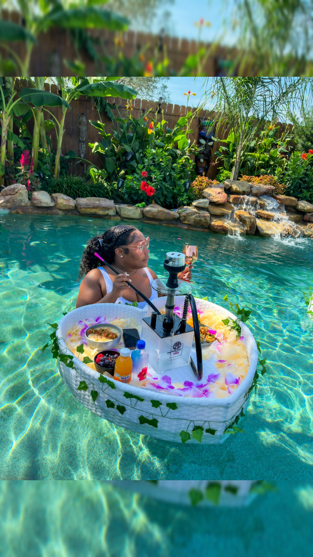 Dining on the Water: Floating Breakfast, Lunch, or Dinner Experience image 4