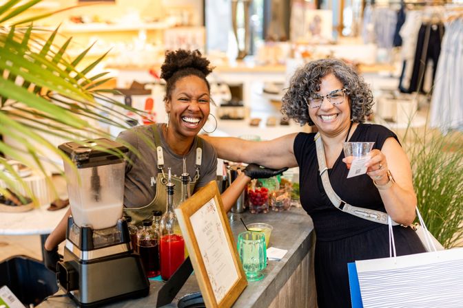 Custom Bartending & Mixology Experiences to Bring Your Party to Life image 4