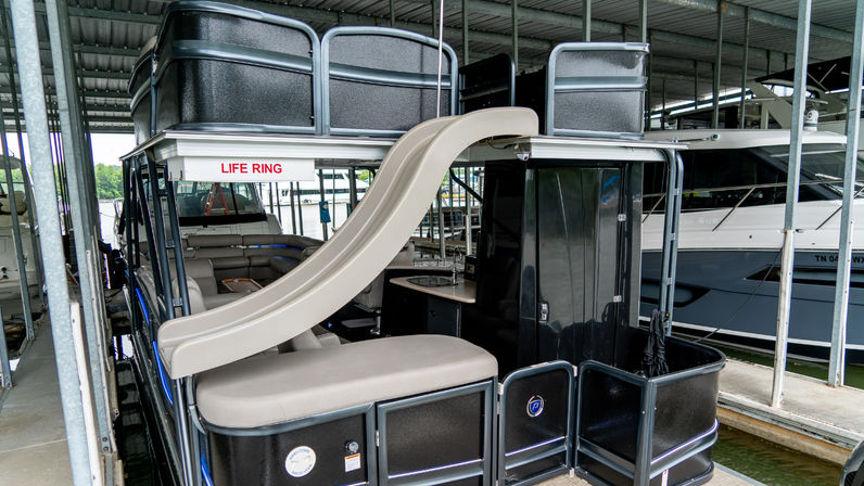 35ft "Big Pontoona" with Yacht Amenities for Ultimate Pontoon Fun image 11