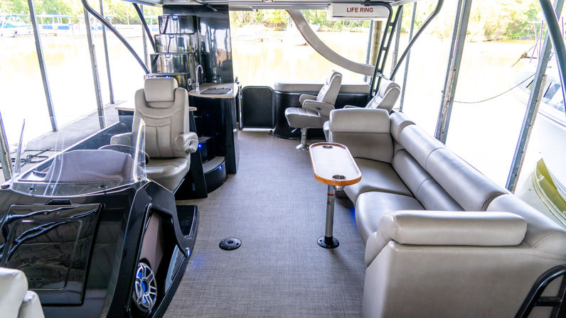 35ft "Big Pontoona" with Yacht Amenities for Ultimate Pontoon Fun image 6