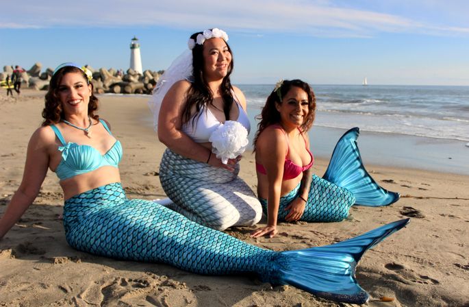 Veils & Tails: Custom Bachelorette Mermaid Photoshoot image 14