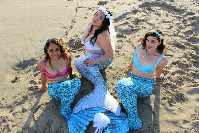 Veils & Tails: Custom Bachelorette Mermaid Photoshoot image 15