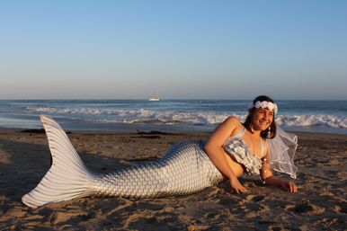 Veils & Tails: Custom Bachelorette Mermaid Photoshoot image 7