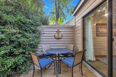 Harbour Town Retreat: Sea Pines 3BR Villa with Pool, Golf Views & Walk to Harbour Town image 22
