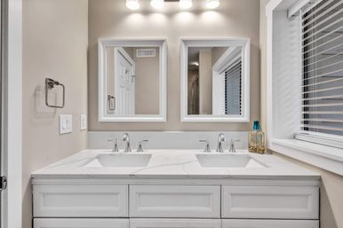 Harbour Town Retreat: Sea Pines 3BR Villa with Pool, Golf Views & Walk to Harbour Town image 19