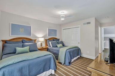 Harbour Town Retreat: Sea Pines 3BR Villa with Pool, Golf Views & Walk to Harbour Town image 40