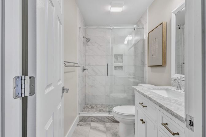 Harbour Town Retreat: Sea Pines 3BR Villa with Pool, Golf Views & Walk to Harbour Town image 20