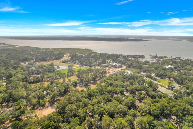 Harbour Town Retreat: Sea Pines 3BR Villa with Pool, Golf Views & Walk to Harbour Town image 41
