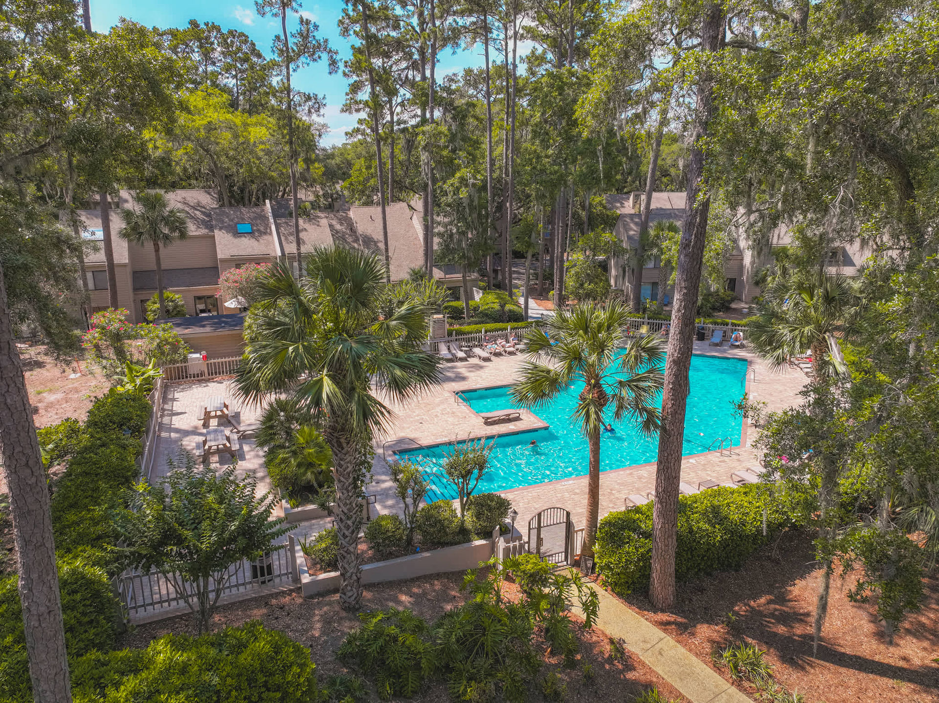 Harbour Town Retreat: Sea Pines 3BR Villa with Pool, Golf Views & Walk to Harbour Town image 2