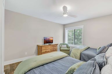 Harbour Town Retreat: Sea Pines 3BR Villa with Pool, Golf Views & Walk to Harbour Town image 8