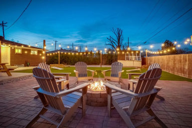 Stay Groovy: Photo-Worthy Rental with Retro Vibes, Arcade Games & Turf Yard Fun image 21