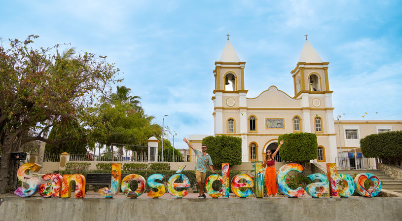 Boat Ride to the Famous Arch & San José City Tour with Lunch image 12