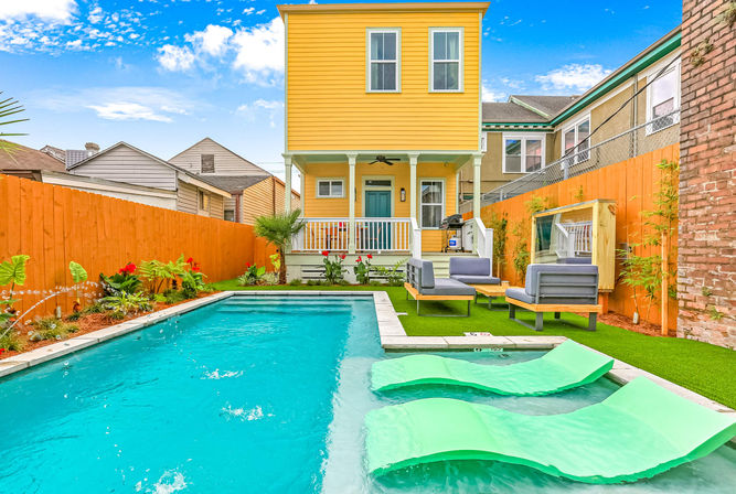  Private Home with Heated Pool and Tropical Garden image 1