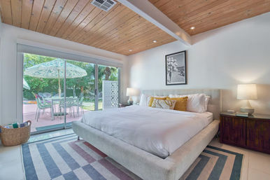 Pink Pool Paradise: Your Perfect Palm Springs Weekend Getaway image 15