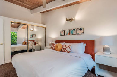 Pink Pool Paradise: Your Perfect Palm Springs Weekend Getaway image 10