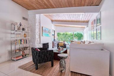 Pink Pool Paradise: Your Perfect Palm Springs Weekend Getaway image 3
