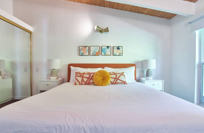 Pink Pool Paradise: Your Perfect Palm Springs Weekend Getaway image 12