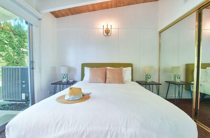 Pink Pool Paradise: Your Perfect Palm Springs Weekend Getaway image 11