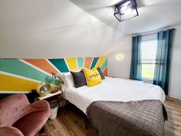 Retro Paradise: Charming Rental with Private Backyard + Hot Tub, 10 Min to Downtown image 17