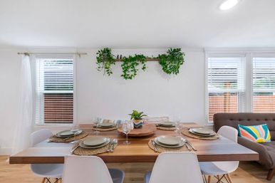 Retro Paradise: Charming Rental with Private Backyard + Hot Tub, 10 Min to Downtown image 15