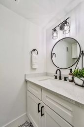 Retro Paradise: Charming Rental with Private Backyard + Hot Tub, 10 Min to Downtown image 22