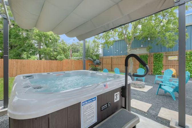 Retro Paradise: Charming Rental with Private Backyard + Hot Tub, 10 Min to Downtown image 8