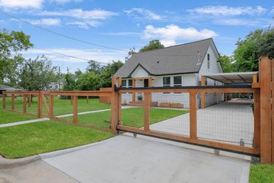 Retro Paradise: Charming Rental with Private Backyard + Hot Tub, 10 Min to Downtown image 32