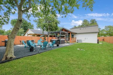 Retro Paradise: Charming Rental with Private Backyard + Hot Tub, 10 Min to Downtown image 29
