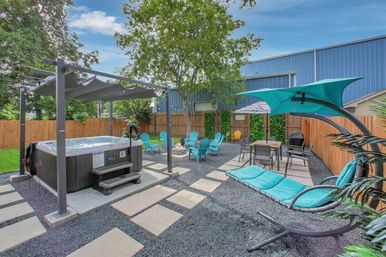 Retro Paradise: Charming Rental with Private Backyard + Hot Tub, 10 Min to Downtown image 36