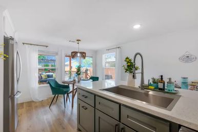 Retro Paradise: Charming Rental with Private Backyard + Hot Tub, 10 Min to Downtown image 10