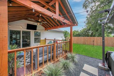 Retro Paradise: Charming Rental with Private Backyard + Hot Tub, 10 Min to Downtown image 42