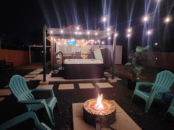 Retro Paradise: Charming Rental with Private Backyard + Hot Tub, 10 Min to Downtown image 28