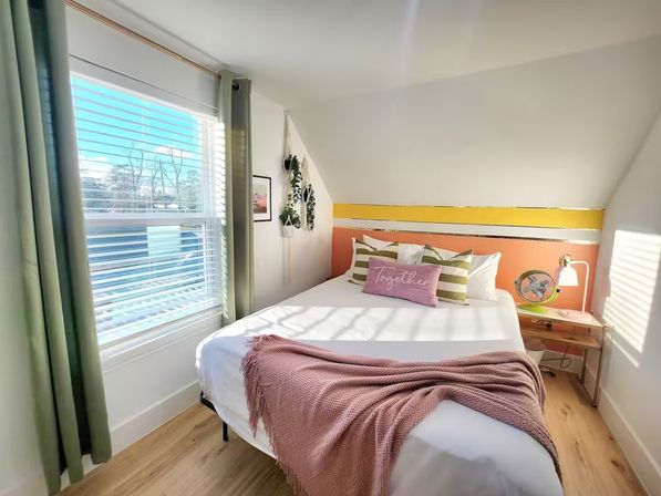 Retro Paradise: Charming Rental with Private Backyard + Hot Tub, 10 Min to Downtown image 18