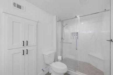 Retro Paradise: Charming Rental with Private Backyard + Hot Tub, 10 Min to Downtown image 20