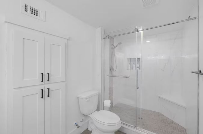 Retro Paradise: Charming Rental with Private Backyard + Hot Tub, 10 Min to Downtown image 20