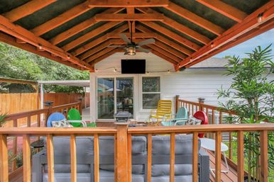 Retro Paradise: Charming Rental with Private Backyard + Hot Tub, 10 Min to Downtown image 30
