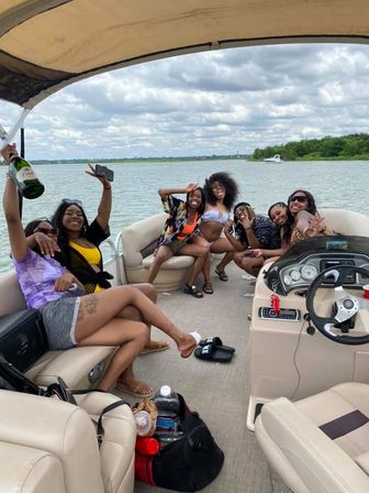 Unforgettable Sun Tracker Party Barge Rental on Lake Lewisville image 31