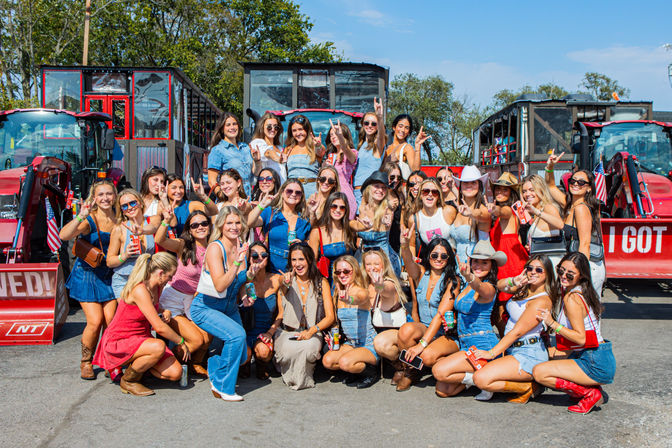 Nashville's Biggest & Wildest Public Party Tractor Tour image 13
